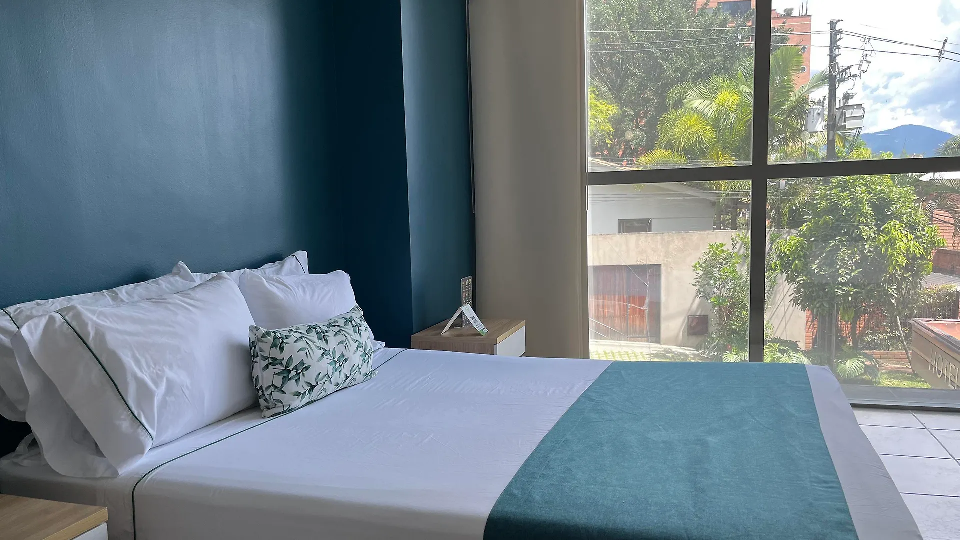 Greenview Medellin By St Hoteles 4*,